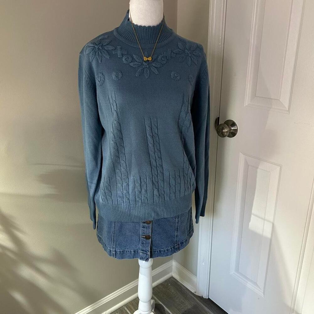 Vintage blue floral sweater